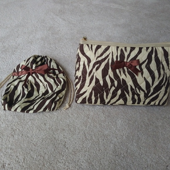 naraya pouch